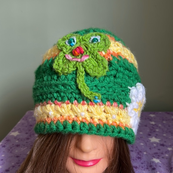 Crochet happy shamrock beanie medium soft acrylic yarn new - Picture 7 of 9